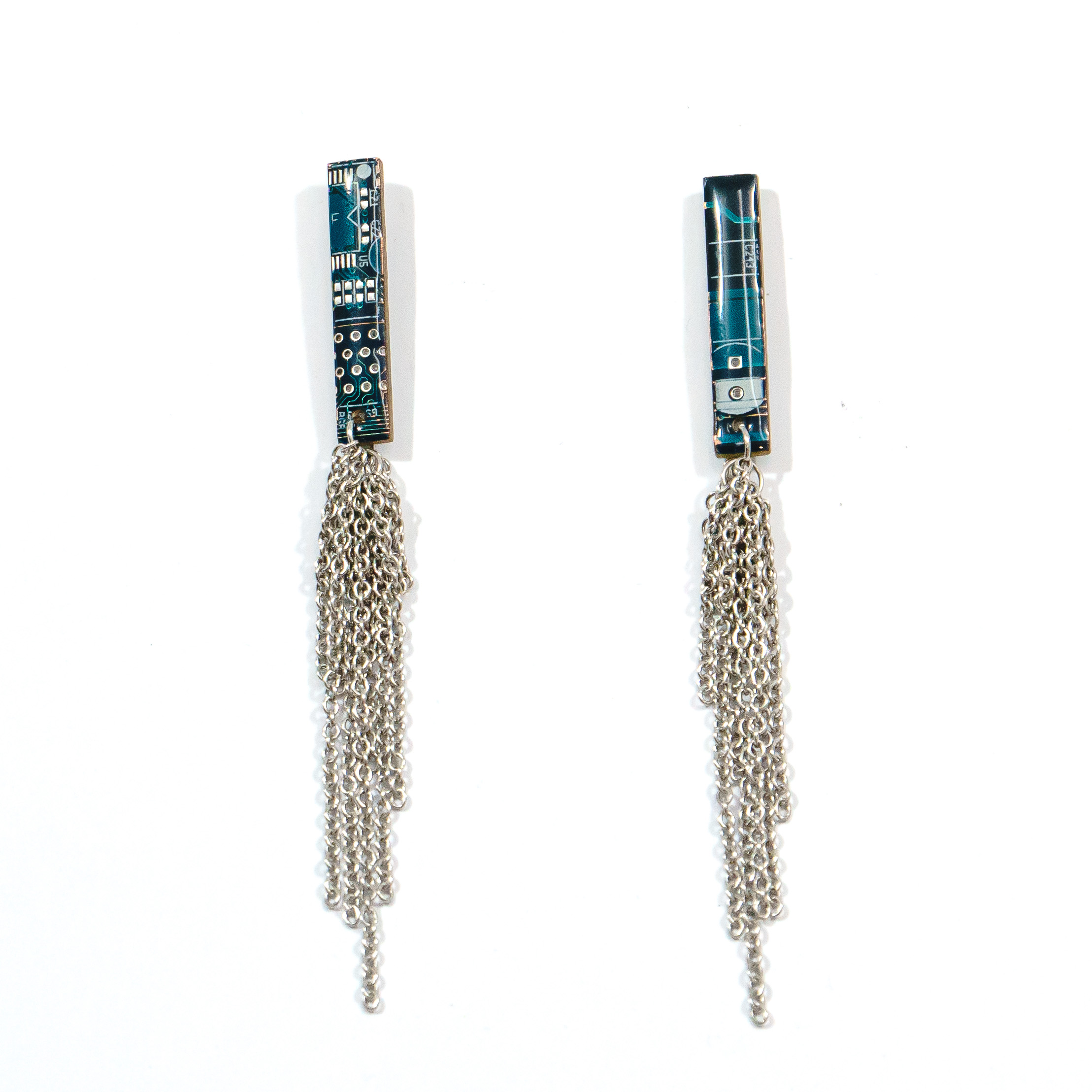 MONOLITH LINKS EARRINGS - Image 4