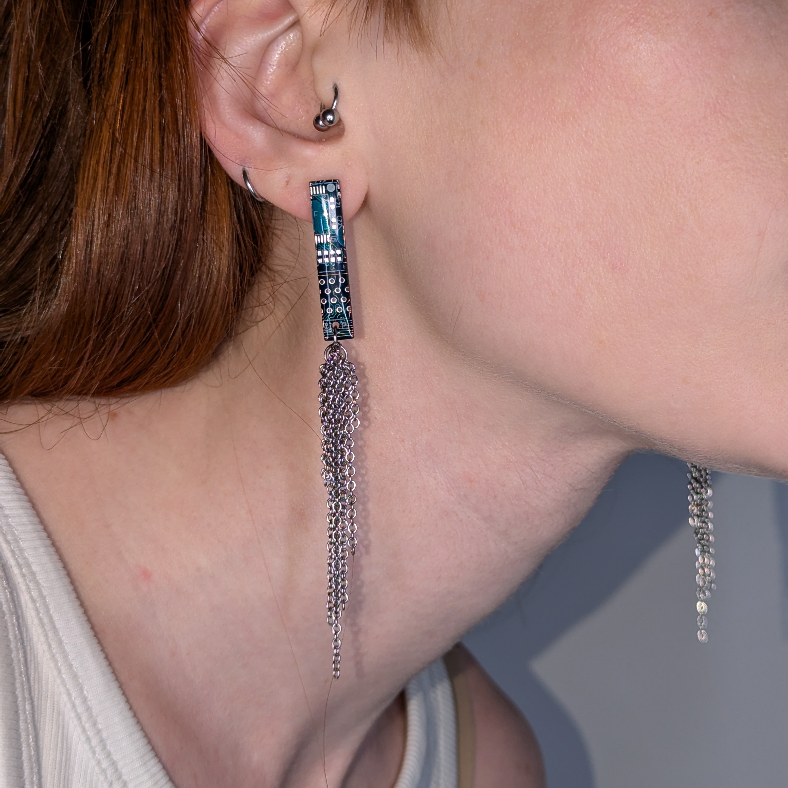MONOLITH LINKS EARRINGS - Image 2